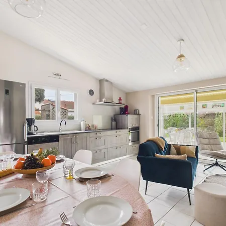 200 M De La Mer, Maison Pour 7 Avec Jardin *