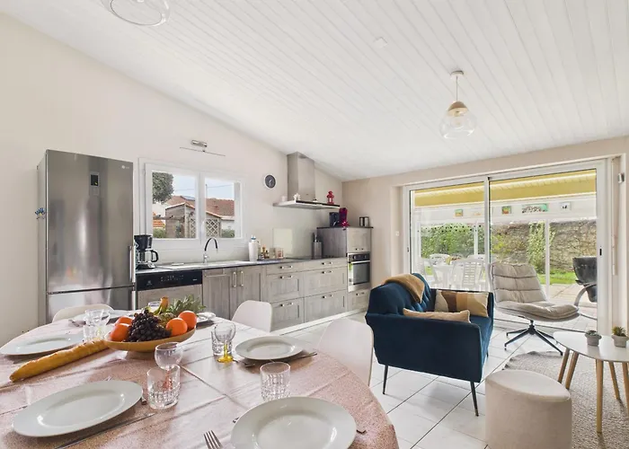 200 M De La Mer, Maison Pour 7 Avec Jardin *